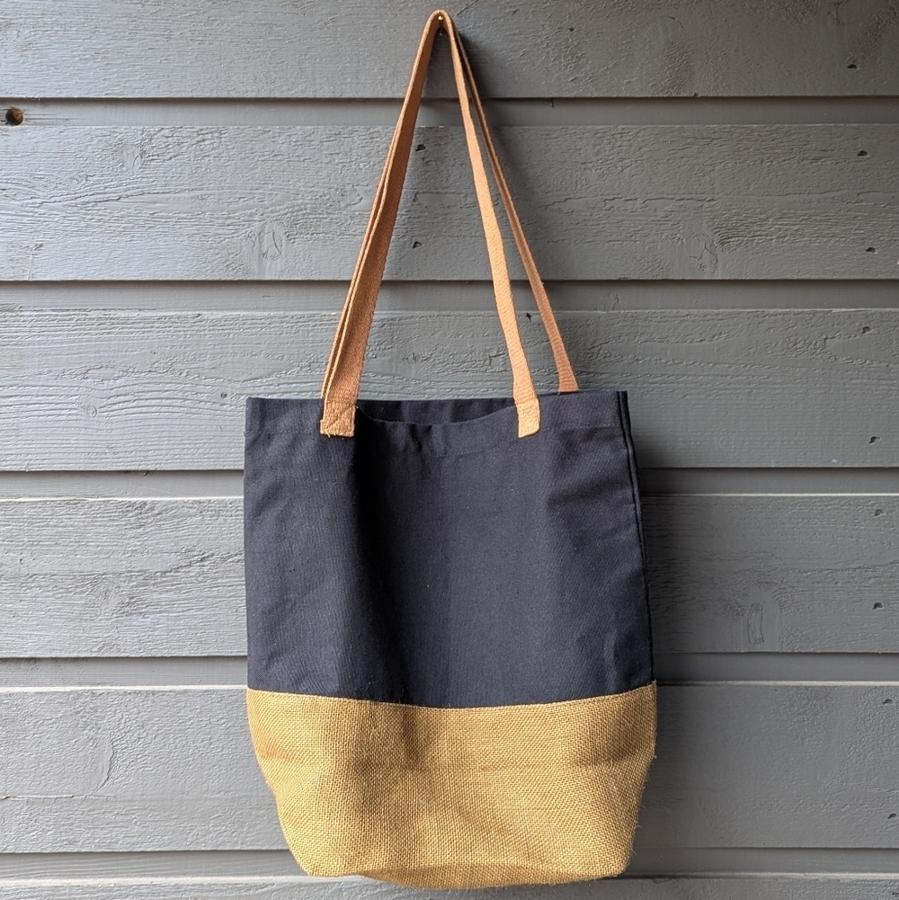 NWOT Dankso Color Block Lightweight Woven Tote Bag Black and Tan - Picture 4 of 6